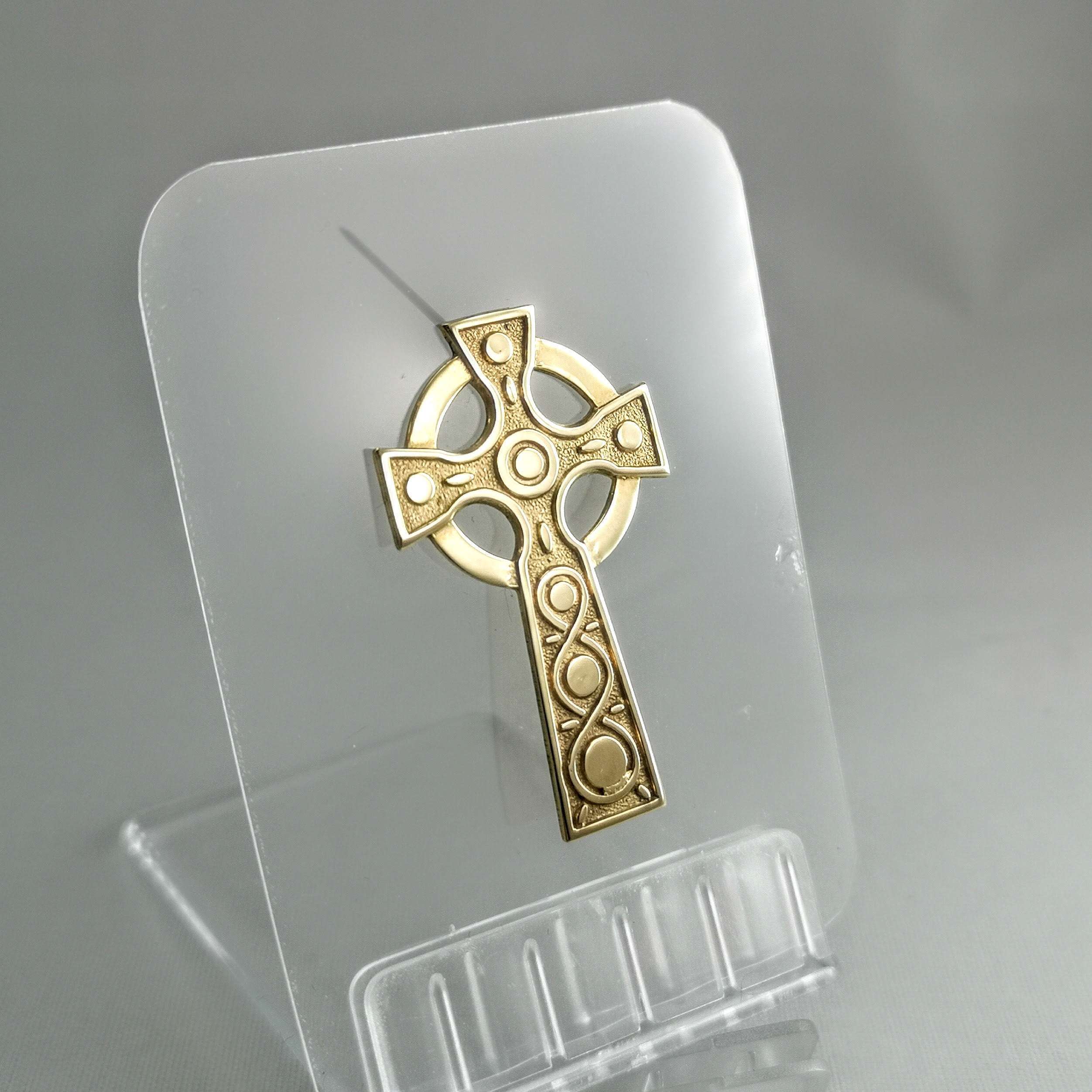 Heavy 9ct gold Celtic cross brooch