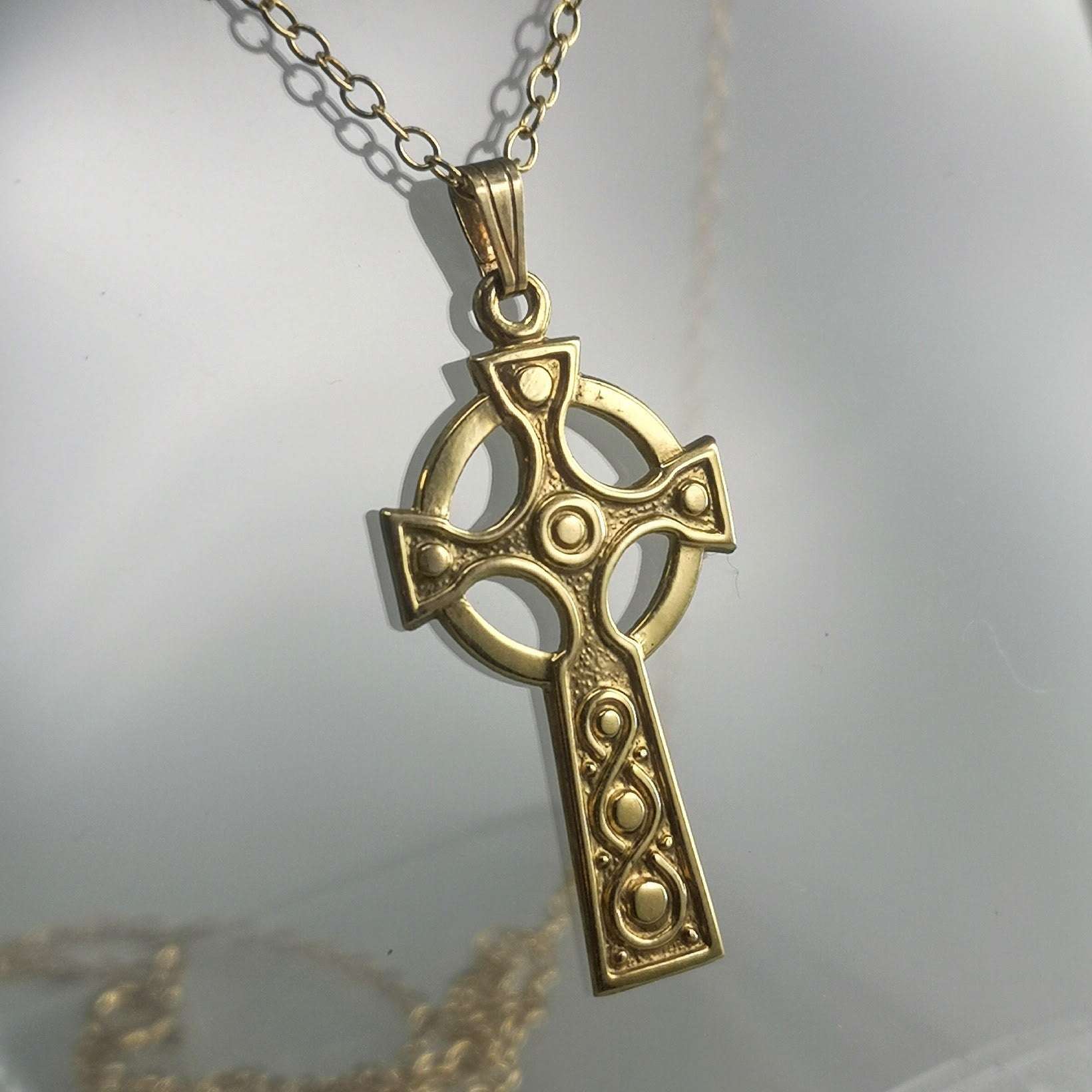 Celtic Cross of Iona Gold Pendant – Bella's Fine Jewelers