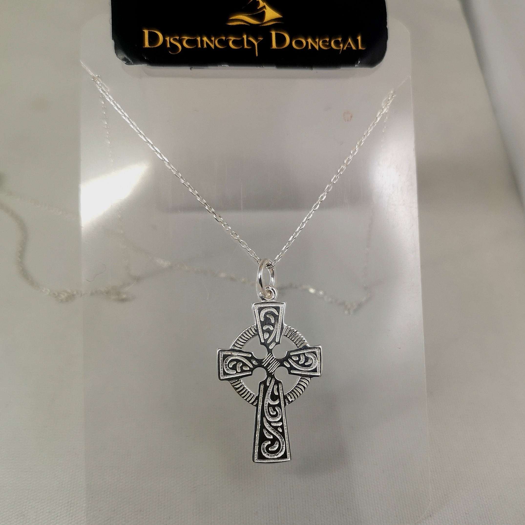 Traditional Collection Cross Pendant